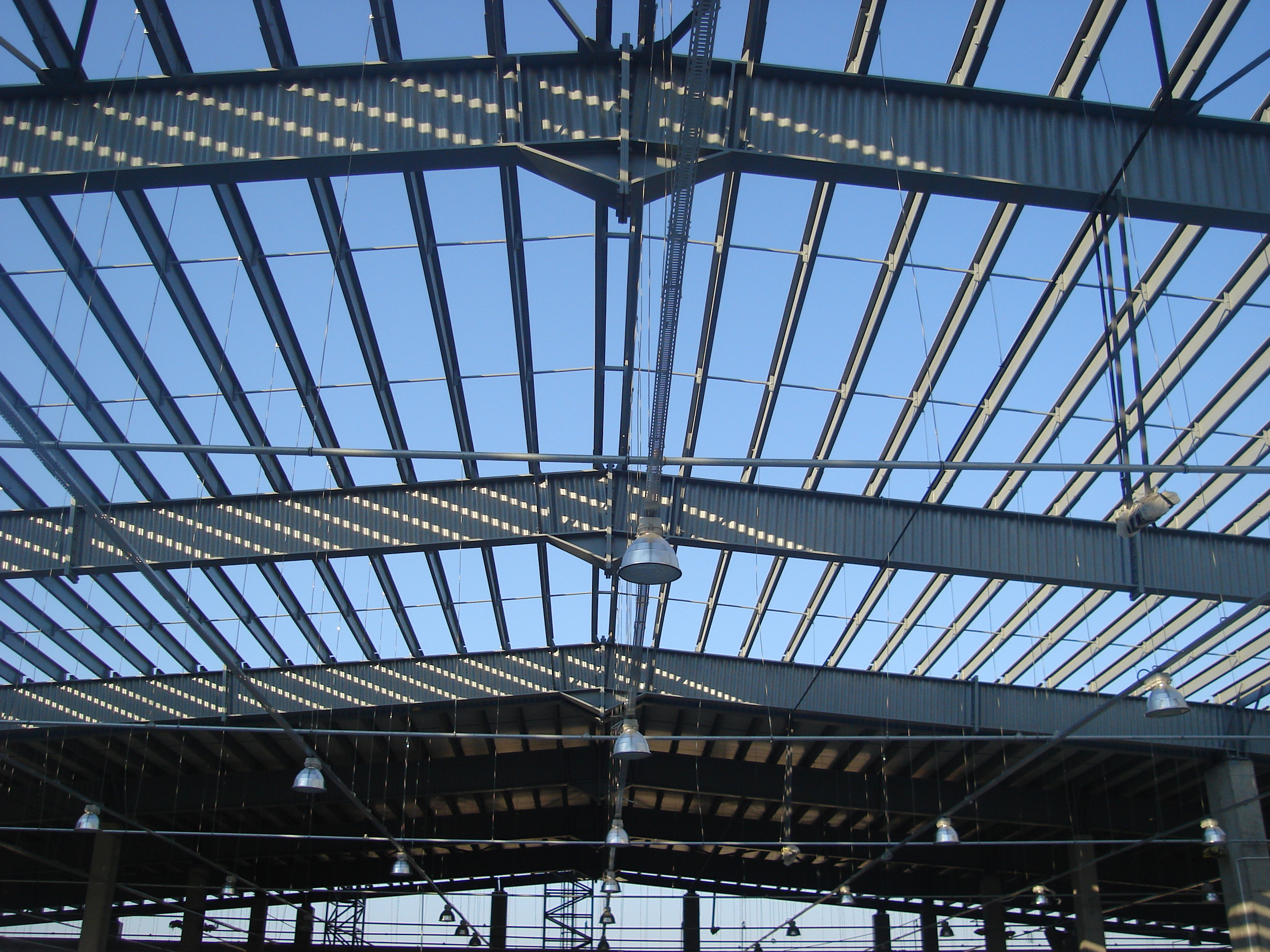 اطلاعات کامل درباره تیر ورق با جان موجدار و استفاده آن در صنعت ساخت سوله