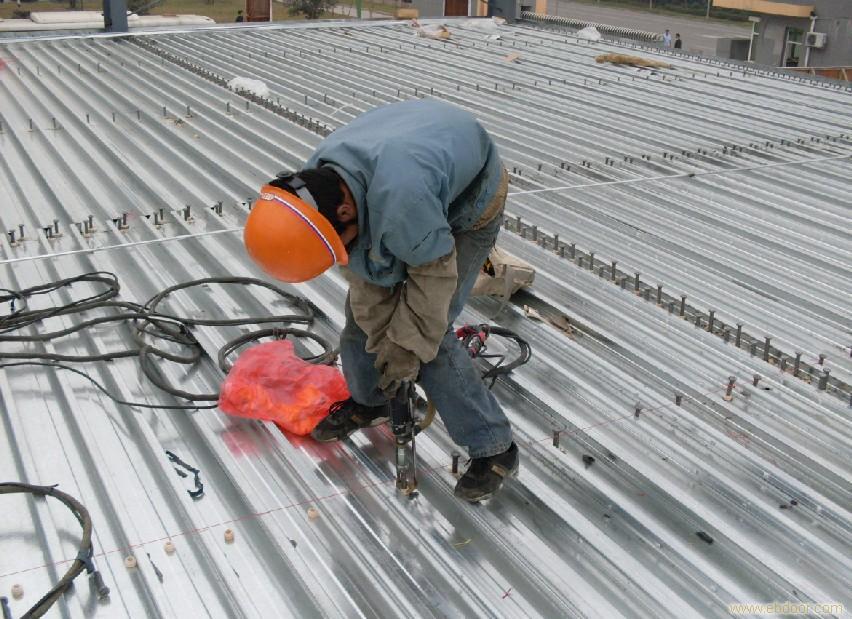 انواع پوشش سقف سوله و اهمیت آن در ساخت سوله سبک